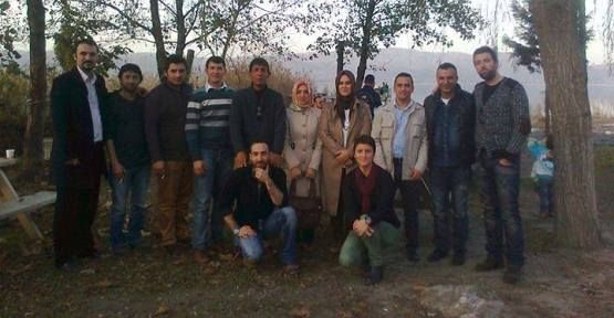 19 Yıl Sonra Bir araya Gelip Hasret Giderdiler — haber görseli