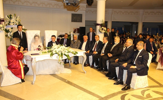 Memişoğlu Ailesi’nden dillere destan muhteşem düğün — haber görseli