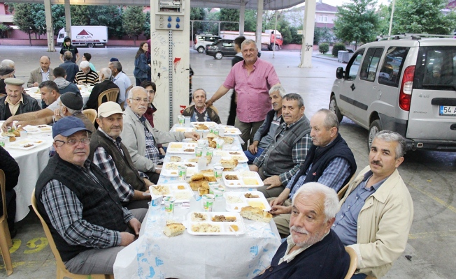 İşadamı Cavit Kayrul Geleneksel aile İftar’ını verdi — haber görseli