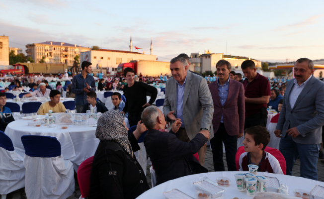 Kardeşlik sofraları Serdivan’da kuruldu — haber görseli