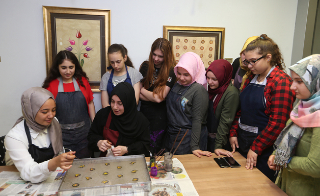 Ebru tekrarı olmayan bambaşka bir sanattır — haber görseli
