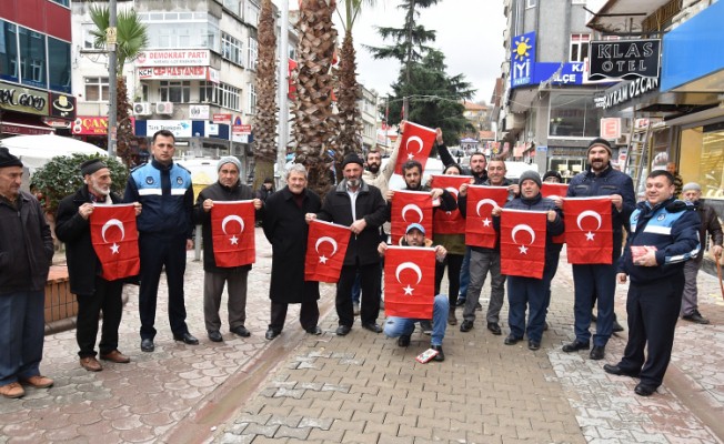 Tüm Karasu Türk Bayraklarıyla Donatıldı — haber görseli