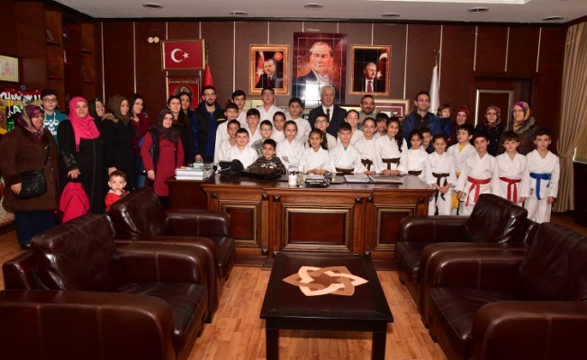 Karasu’da Karate’ ye Yoğun İlgi Devam Ediyor — haber görseli