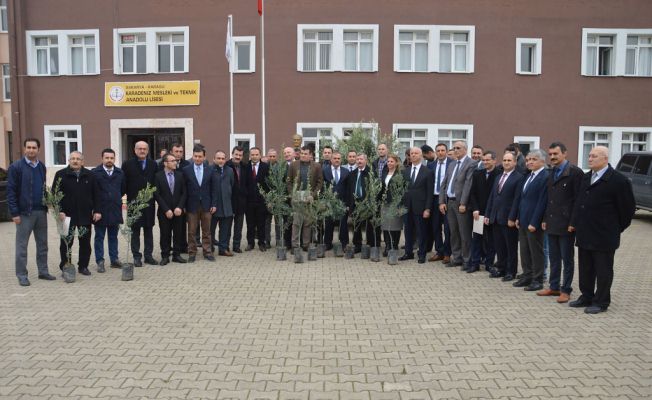 Zeytin Dalı Harekâtına destek amaçlı, zeytin fidanları dağıtıldı — haber görseli