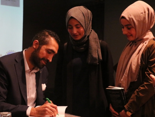 İlişkilerin en sağlıklı yöntemi mektup yazmaktır — haber görseli