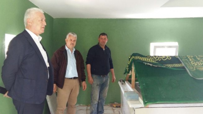 Darıçarıyı Mahallesinde Bulunan Türbenin Tadilat Çalışmalarında Sona Yaklaşıldı — haber görseli