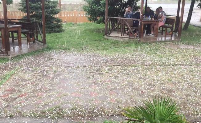 Karasu'ya Fındık büyüklüğünde dolu yağdı — haber görseli