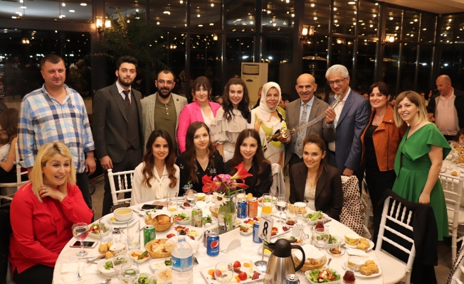Kuyumcular, Aygold'un göl kenarındaki İftarında buluştu — haber görseli