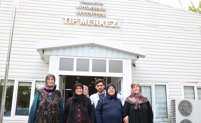 Yaşlılar sağlık taraması için Tıp Merkezi’nde — haber görseli