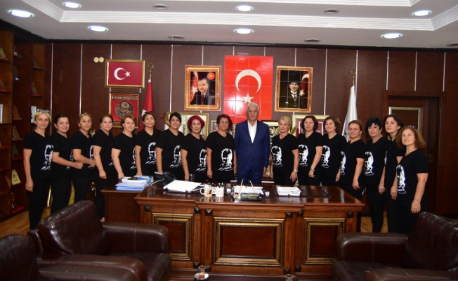 Sakarya’yı Temsil Eden Bayan Halk Oyunları Ekibi Başkan İspiroğlu’na Ziyaret — haber görseli