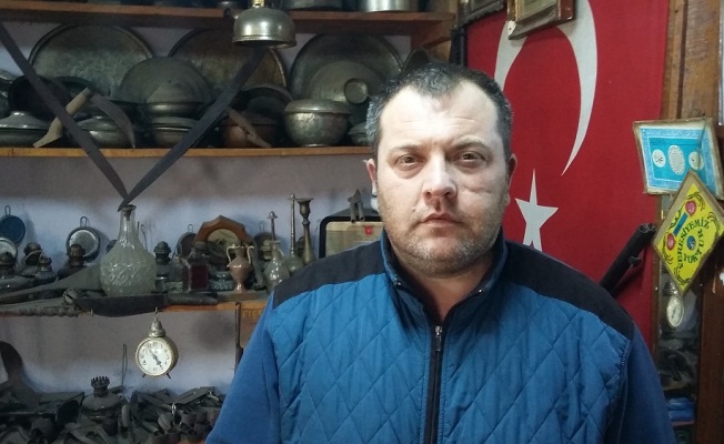 Kahvehanede sergilenen Etnografik eserleri incelediler — haber görseli