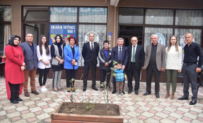 Karasu Kaymakamı Aziz Mercan, Karasu Belediyesi Sosyal Hizmet Merkezini Ziyaret Etti — haber görseli