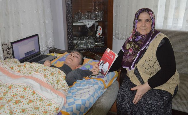 Tek Parmağı İle Kitap Yazdı — haber görseli