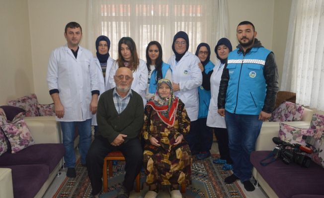 Sakarya'da 15 Bin Yaşlıya Kişisel Bakım Ve Sağlık Hizmeti — haber görseli