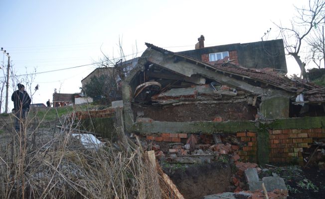 Sakarya’da Heyelan Tehlikesi 20 Ev Riskli Olduğu İçin Mühürlendi — haber görseli