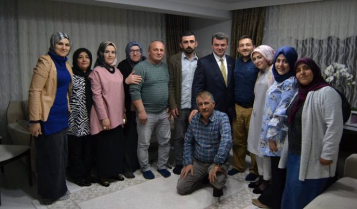 Sarı halkın sesine kulak verdi — haber görseli