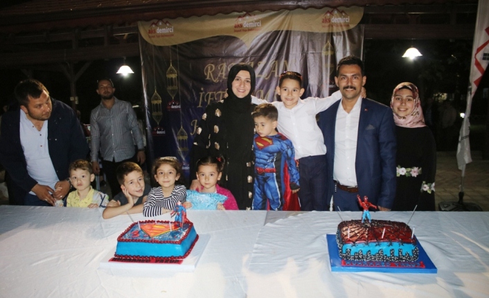 Hem İftar verdi, hem oğlunun doğum gününü kutladı — haber görseli
