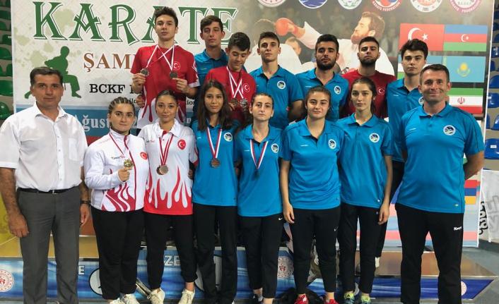 Büyükşehirli karateciler Rize’de madalyaları topladı — haber görseli