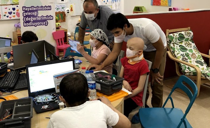 Kanser tedavisi gören çocuklara — haber görseli