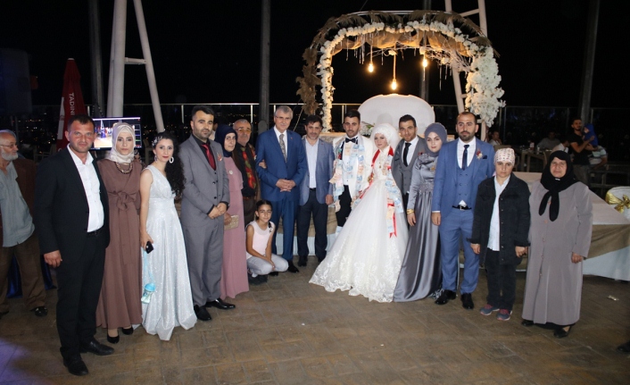 Mustafa Hamzaoğlu bir oğlunu daha evlendirdi — haber görseli
