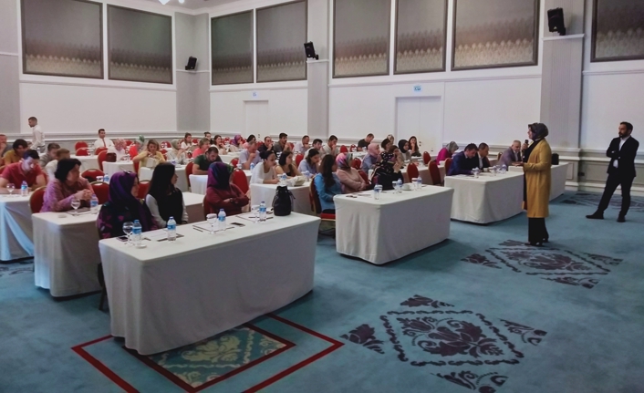 Rehber Öğretmenlere ‘Mutluluk ve Başarının Psikolojisi’ Eğitimi — haber görseli