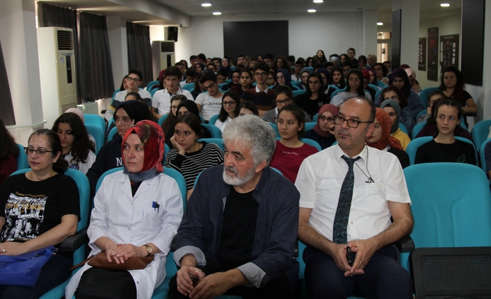 Edebiyatın temeli kelimelerdir — haber görseli
