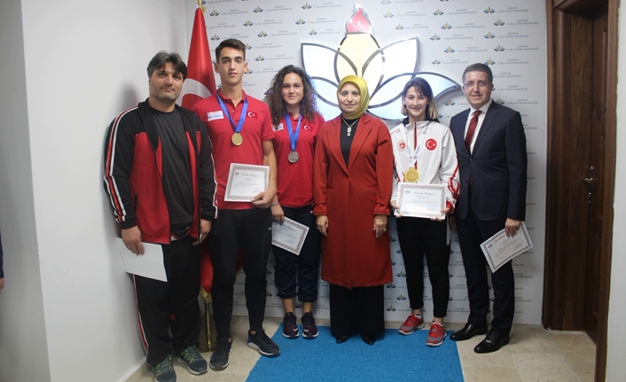 Öğrencilere Durmuş’tan Başarı Belgesi — haber görseli