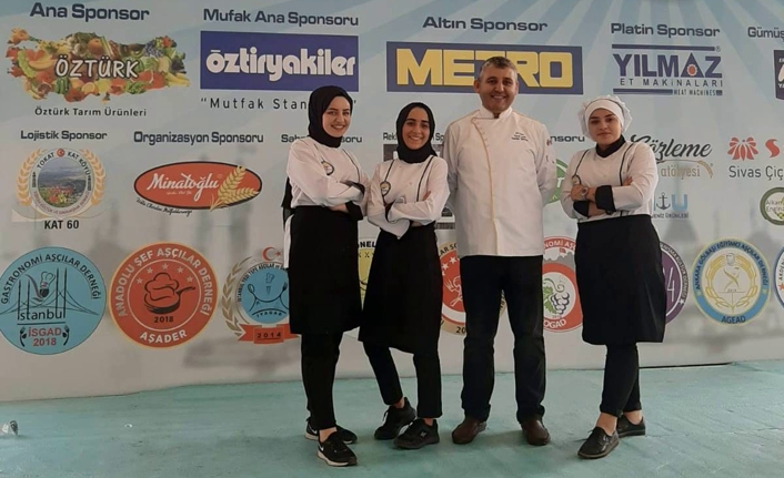 Öğrencileri Festivalden Madalyalarla Döndü — haber görseli