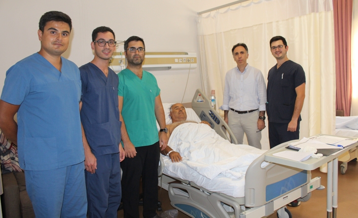 SAÜEAH Üroloji Kliniği başarılı operasyonlarla takdir topluyor — haber görseli