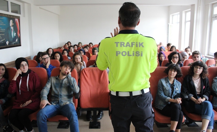 Cemil Meriç Sosyal Bilimler Lisesinde Trafik Eğitimi — haber görseli