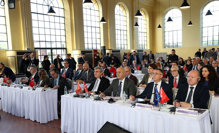 Ekonomik birlikteliklerle yerelde güçlü belediyeler oluşacak — haber görseli