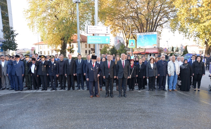 Hendek’te 10 Kasım Atatürk’ü anma törenleri — haber görseli