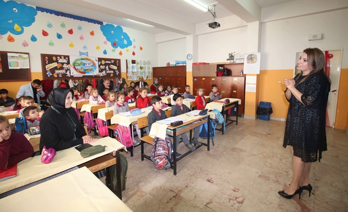 Sakarya’da Emekli Öğretmenler Derse Girdi — haber görseli