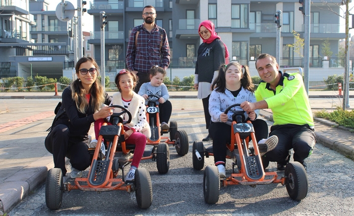 Trafik Park’ta Murat Ağabeyleri ile çok eğlendi. — haber görseli