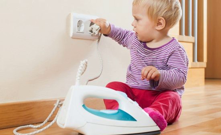 10 adımda çocukları ev kazalarına karşı koruyun — haber görseli