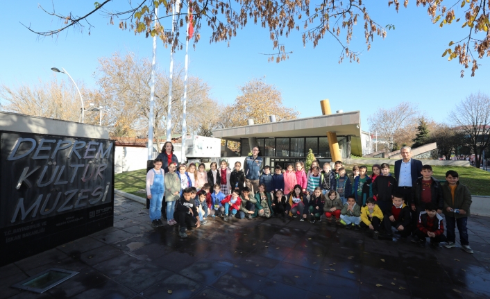 Deprem Müzesi’nde afet eğitimi aldılar — haber görseli