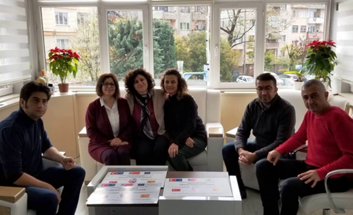 Kız anadolu lisesinden proje başarısı — haber görseli