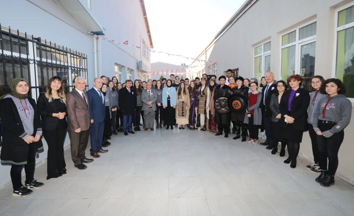 Vali Nayir Yerli Malı Haftası Sergisi ve Eğitim Müzesini Gezdi — haber görseli