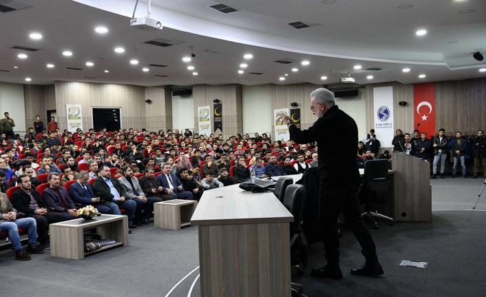Yazar Yenişehirlioğlu 2. Abdülhamid dönemini anlattı — haber görseli