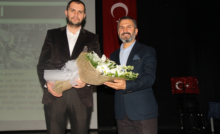 Yüreğinde vatan sevgisi olan ulvi bir şairdir — haber görseli