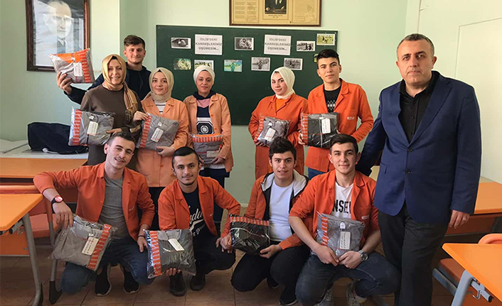 Akyazılı öğrencilerden İDLİB’e anlamlı yardım — haber görseli