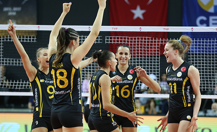 Lider VakıfBank, ikinci devreye galibiyetle başladı — haber görseli