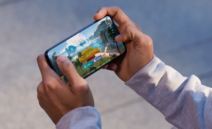 Oppo reno2 yüzde 100 şarj ile sınırların ötesinde — haber görseli