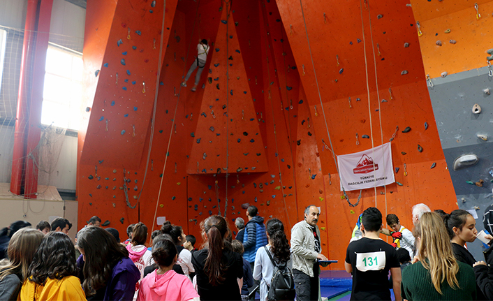 Tırmanış yarışmasında zirve Macera Park öğrencilerinin — haber görseli