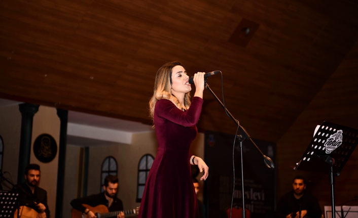 Türk halk oyunları öğrencisi süleyman için moral gecesi — haber görseli