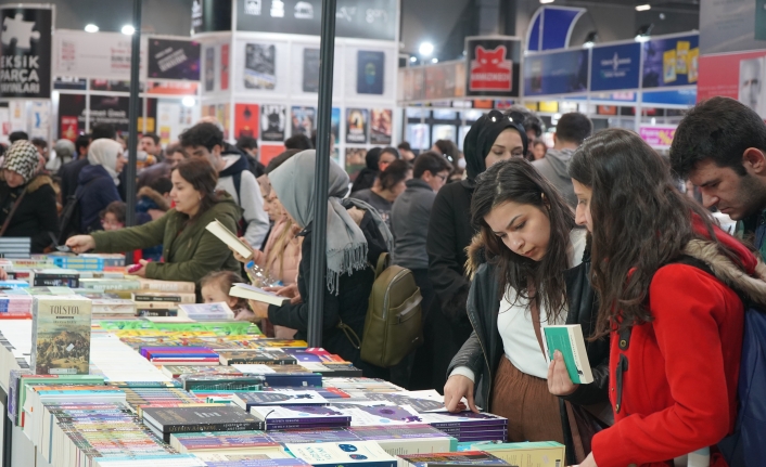 CNR milyonlarca kitabı okuyucuyla buluşturdu — haber görseli