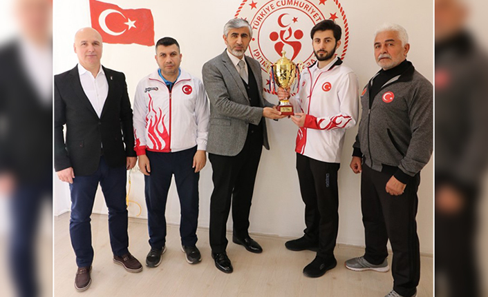 İl Müdürü Arif Özsoy, Şampiyon Sporcuları Ağırladı — haber görseli