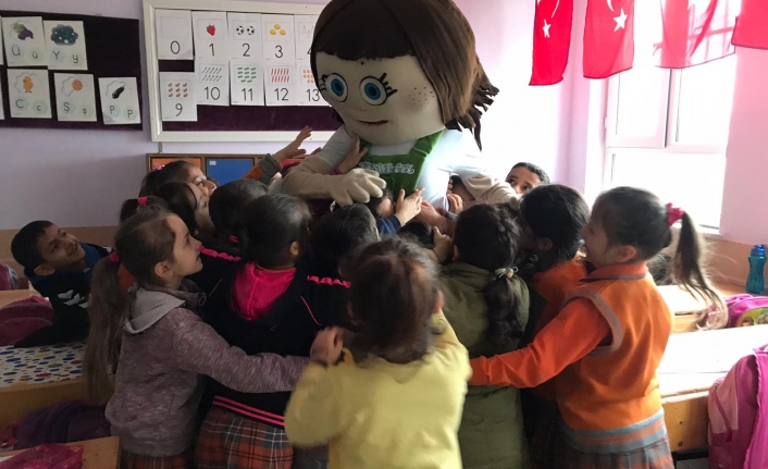 Minik öğrenciler Tomurcuk’la öğrenmeye devam ediyor — haber görseli