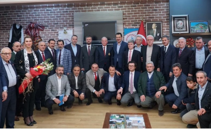 Trabzonlularda bayrak değişimi — haber görseli