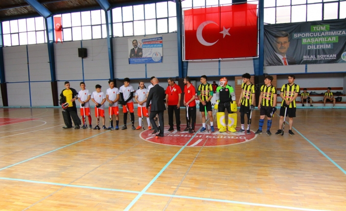 Hokeyde İlk Gün Müsabakaları Tamamlandı — haber görseli